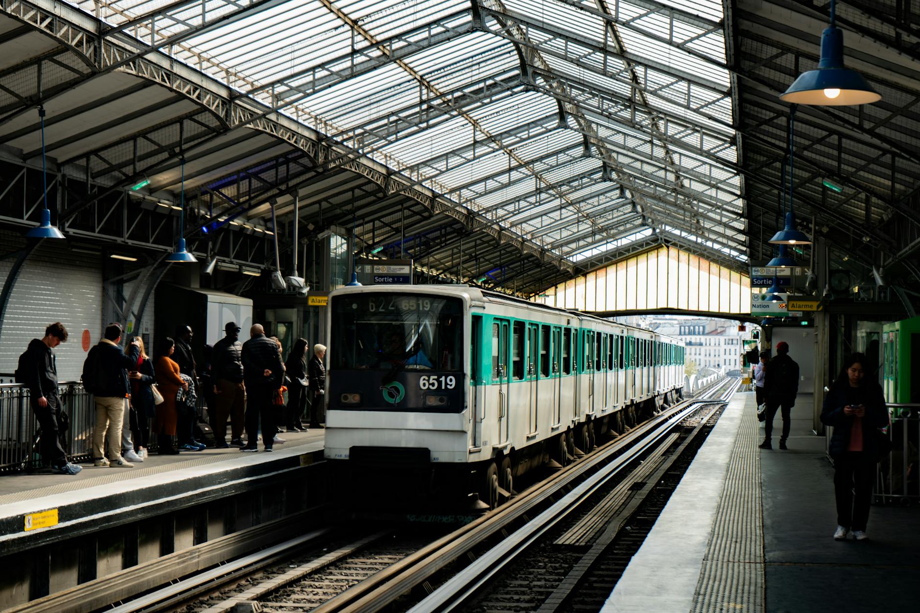 Arrêt maladie : quelles sorties sont autorisées ?