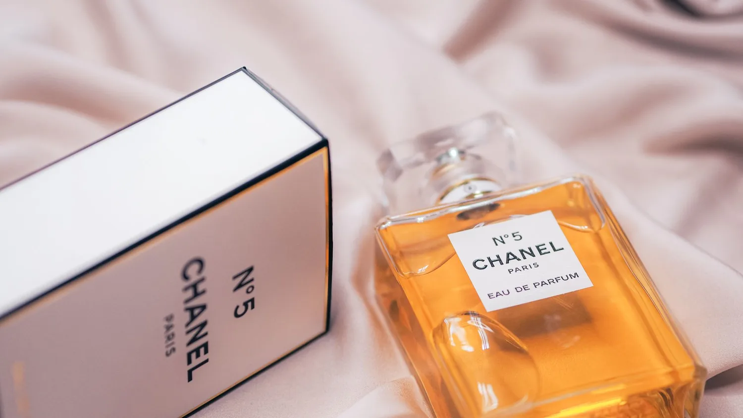 Eau de clou de girofle : 7 bienfaits prouvés et les risques à connaître